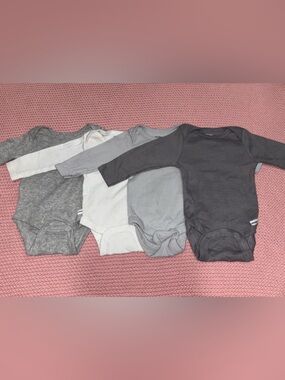 Gerber Newborn Onesies 4pc Neutral